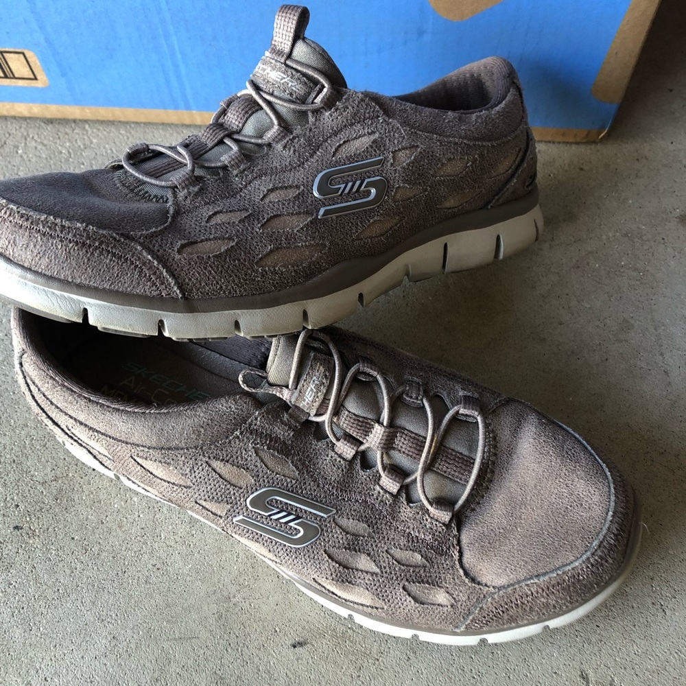 Skechers shoes